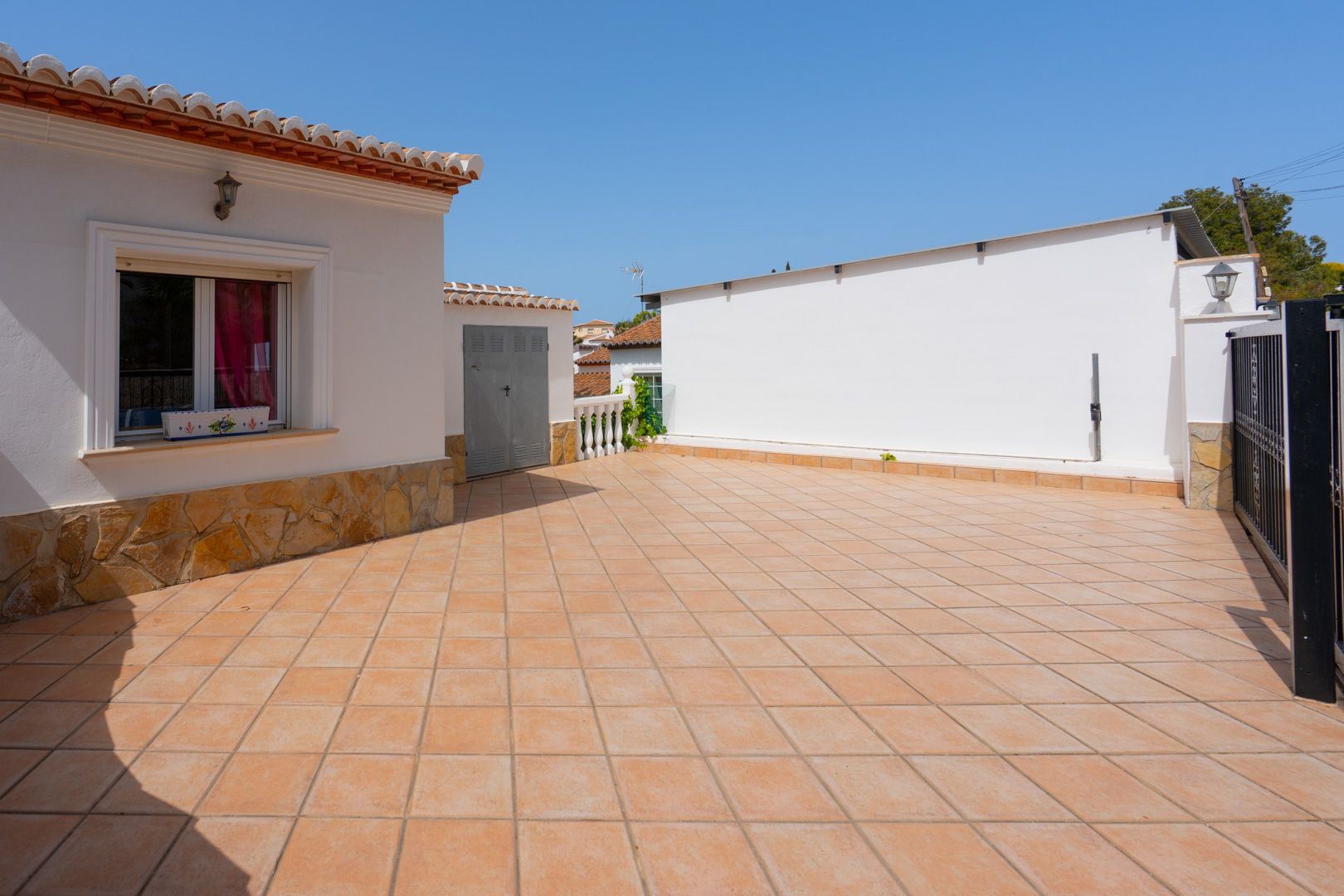 Villa orientée plein sud avec vue sur le coucher de soleil près de Granadella