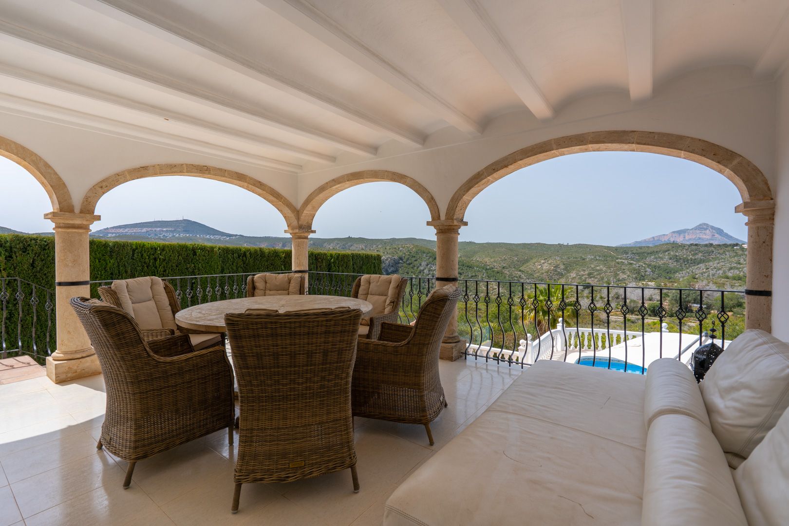 Villa orientée plein sud avec vue sur le coucher de soleil près de Granadella