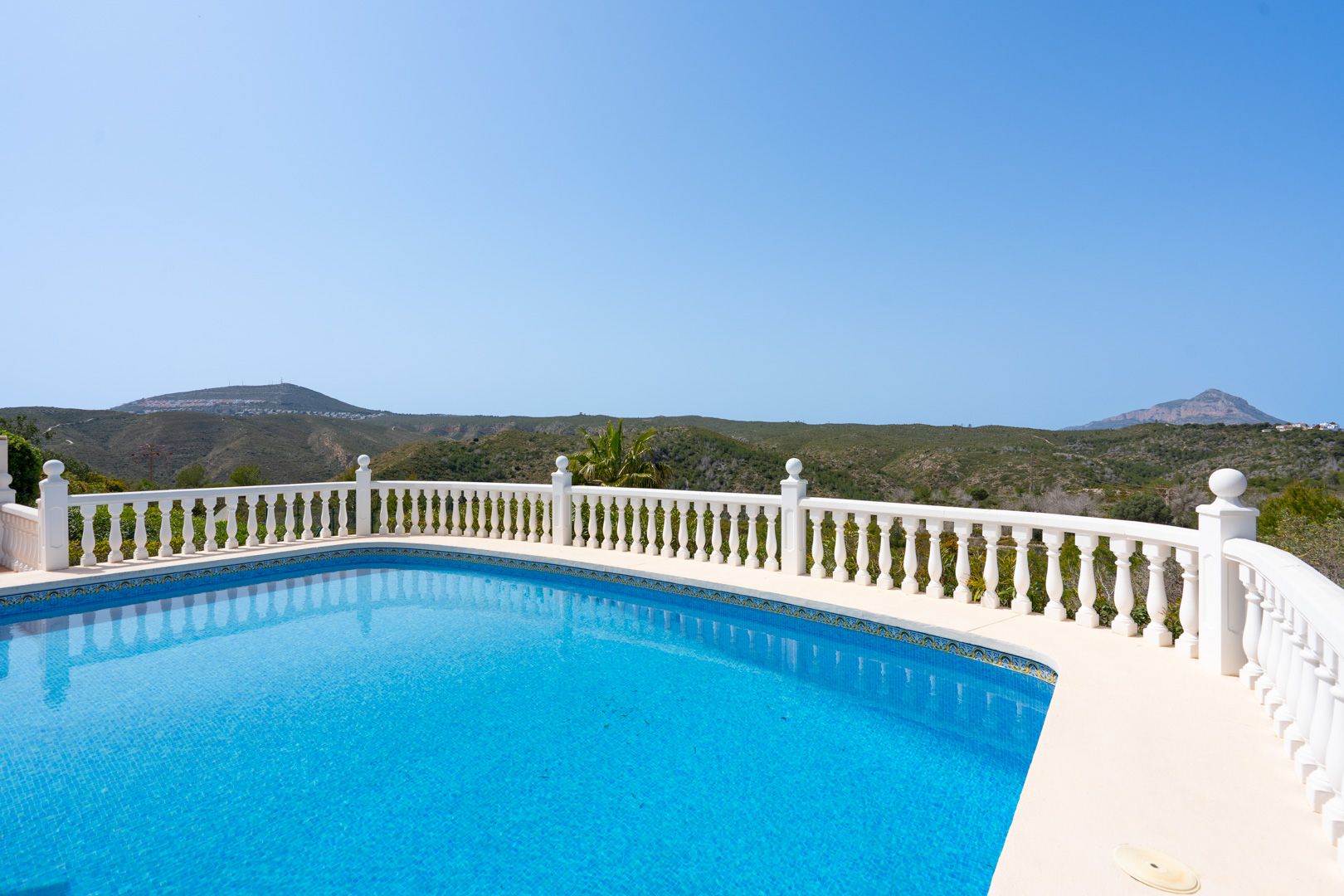 Villa orientée plein sud avec vue sur le coucher de soleil près de Granadella