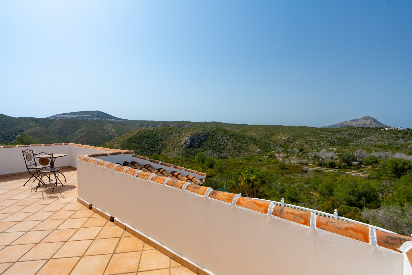 Villa orientée plein sud avec vue sur le coucher de soleil près de Granadella