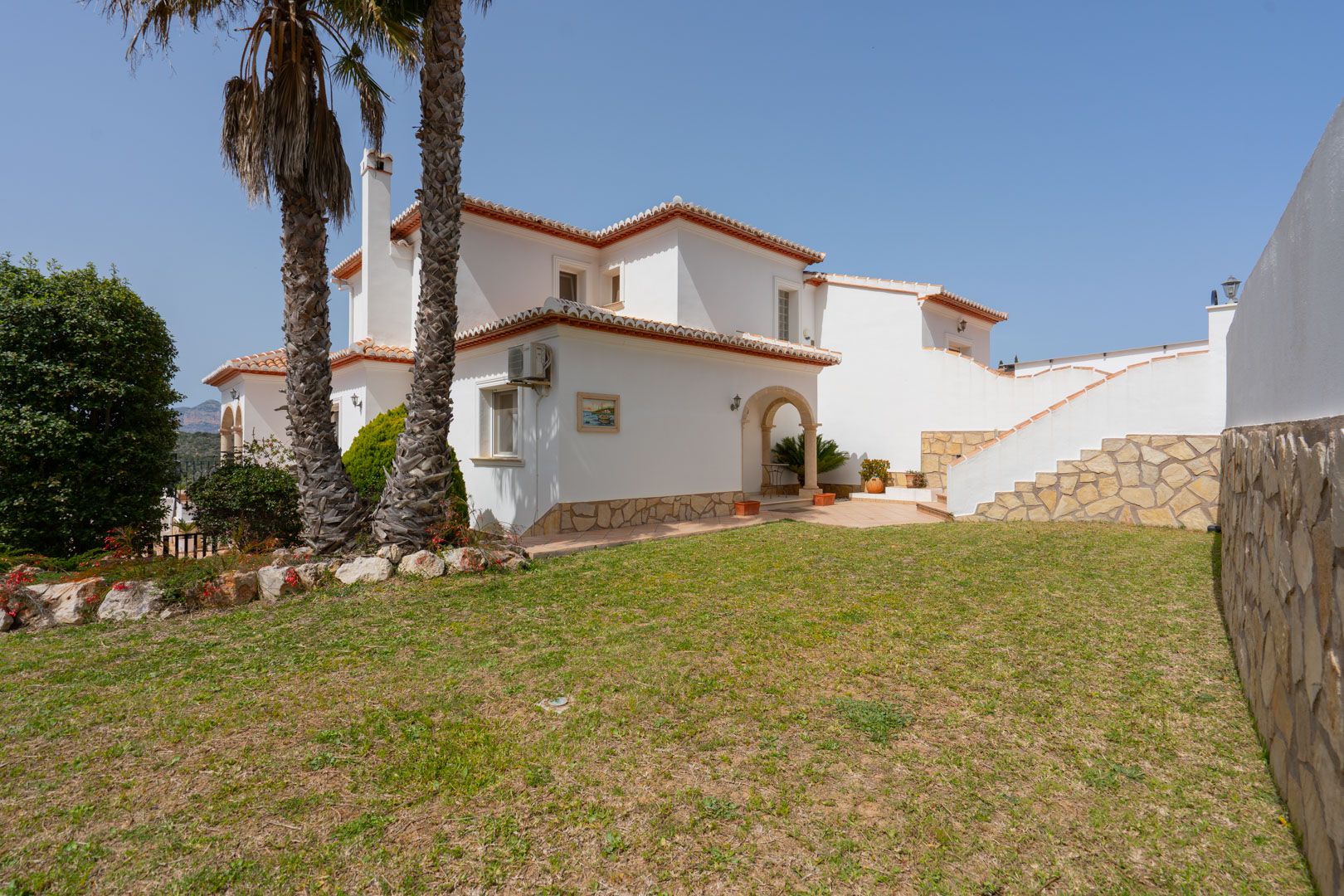 Villa orientée plein sud avec vue sur le coucher de soleil près de Granadella