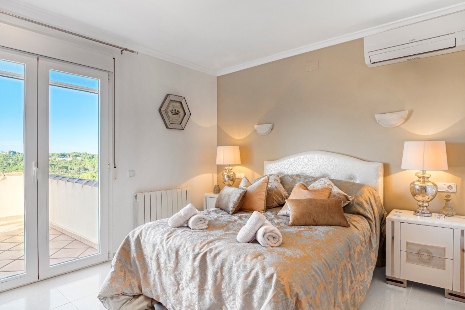 Villa orientée plein sud avec vue sur le coucher de soleil près de Granadella