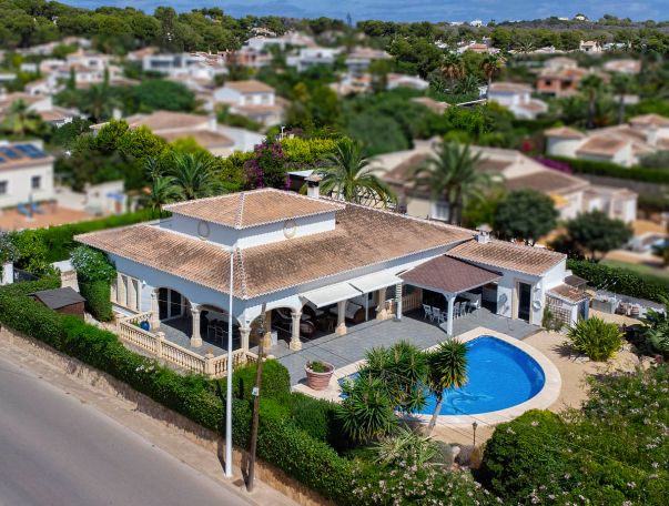 Villa traditionnelle de plain-pied à Costa Nova, Jávea – Terrain plat, piscine et vie en plein air