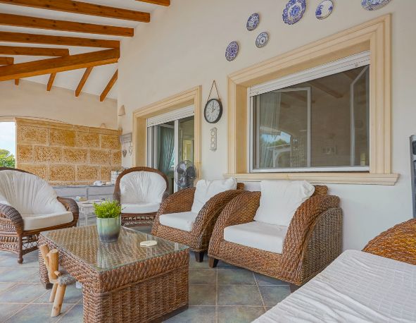 Villa traditionnelle de plain-pied à Costa Nova, Jávea – Terrain plat, piscine et vie en plein air