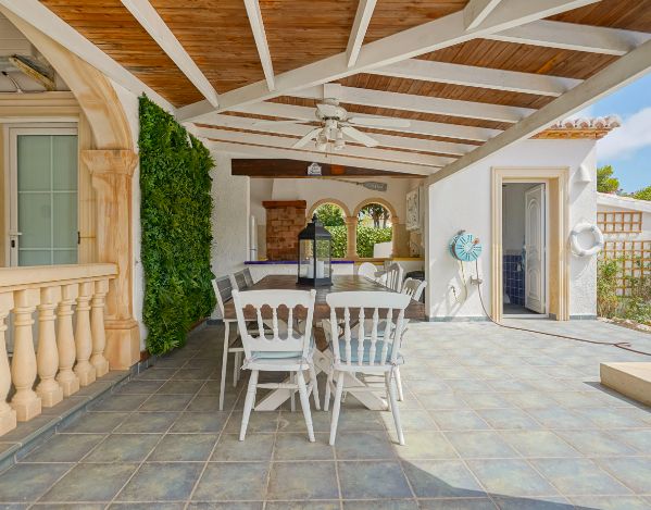 Villa traditionnelle de plain-pied à Costa Nova, Jávea – Terrain plat, piscine et vie en plein air