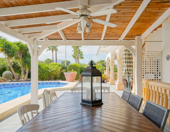 Villa traditionnelle de plain-pied à Costa Nova, Jávea – Terrain plat, piscine et vie en plein air