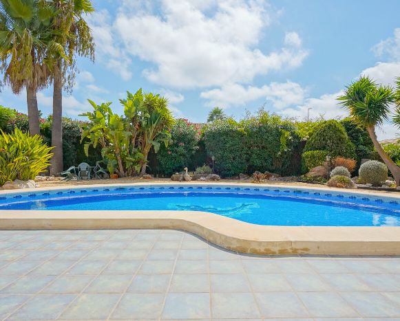 Villa traditionnelle de plain-pied à Costa Nova, Jávea – Terrain plat, piscine et vie en plein air
