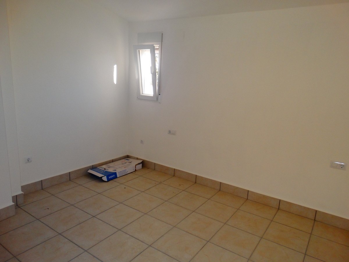 Immeuble commercial avec 4 appartements à vendre à Javea