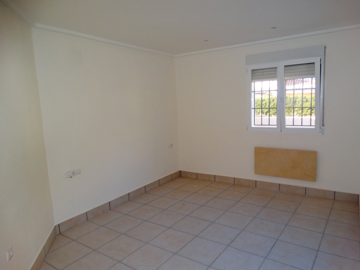 Immeuble commercial avec 4 appartements à vendre à Javea