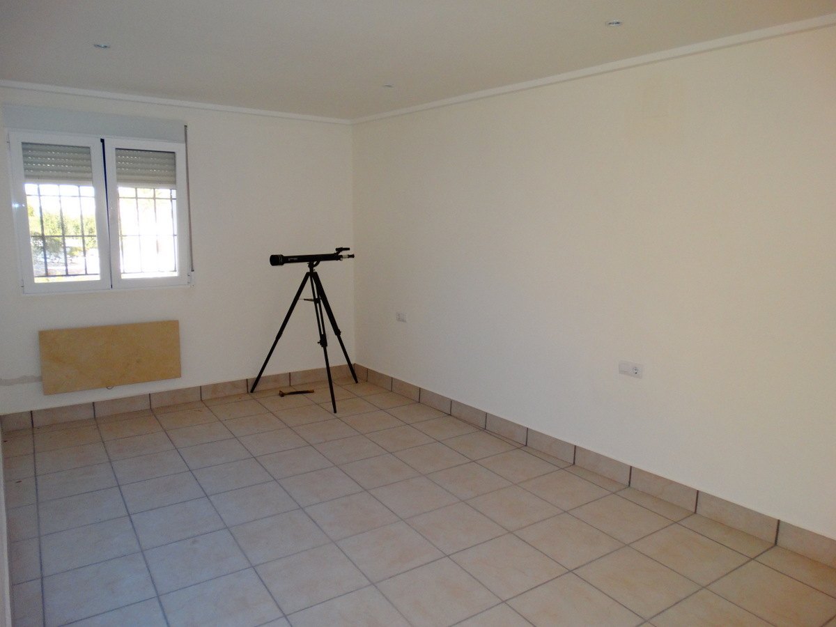Immeuble commercial avec 4 appartements à vendre à Javea