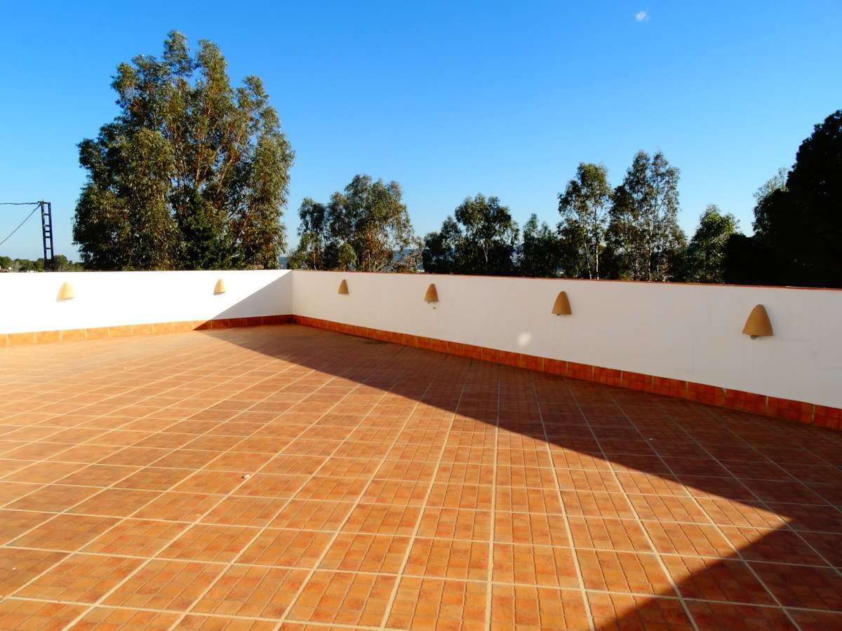Immeuble commercial avec 4 appartements à vendre à Javea
