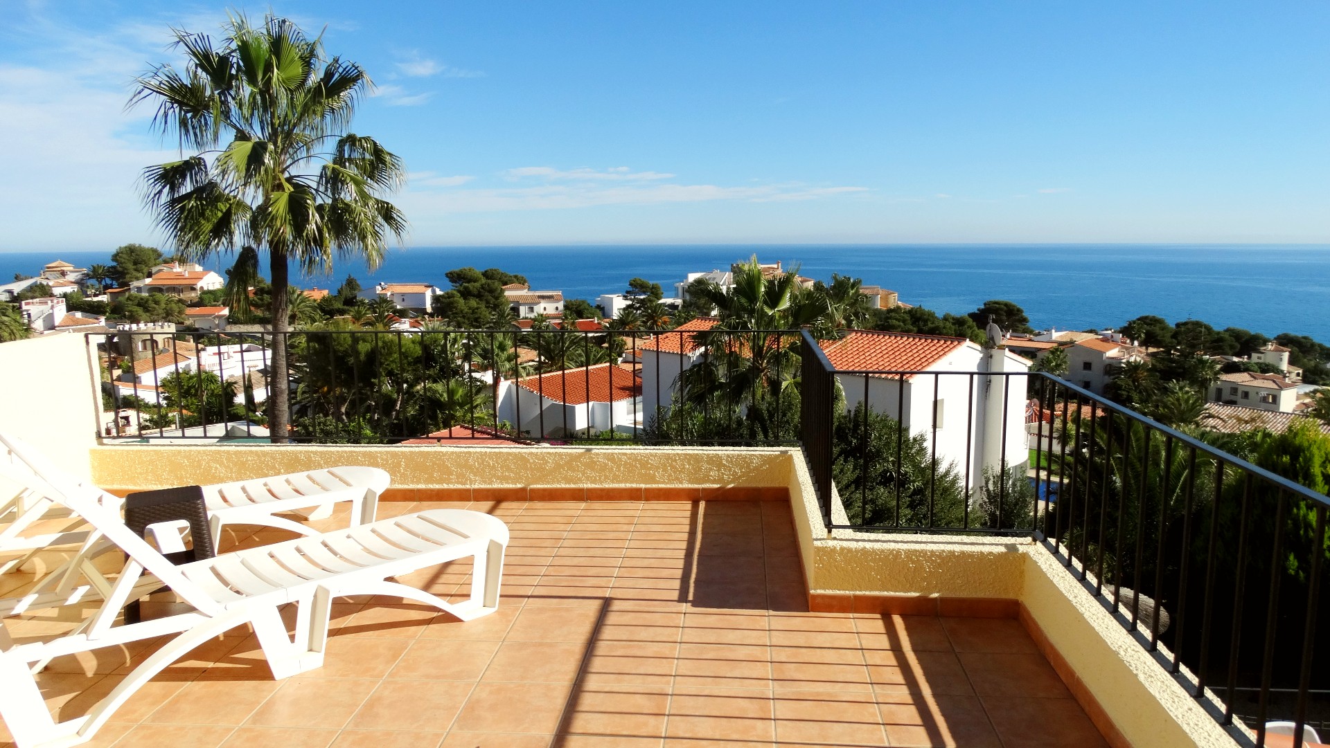 Charmante villa avec vue sur la mer à Balcon al Mar
